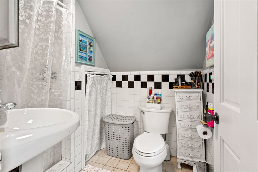1 bed, 1 bath apartment for rent at 14 4th St Unit 3, Wellington — photo 9 of 11