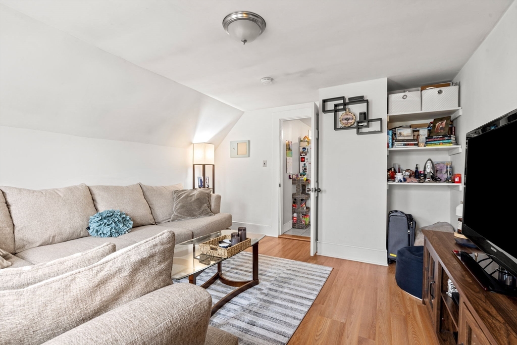 1 bed, 1 bath apartment for rent at 14 4th St Unit 3, Wellington — photo 2 of 11