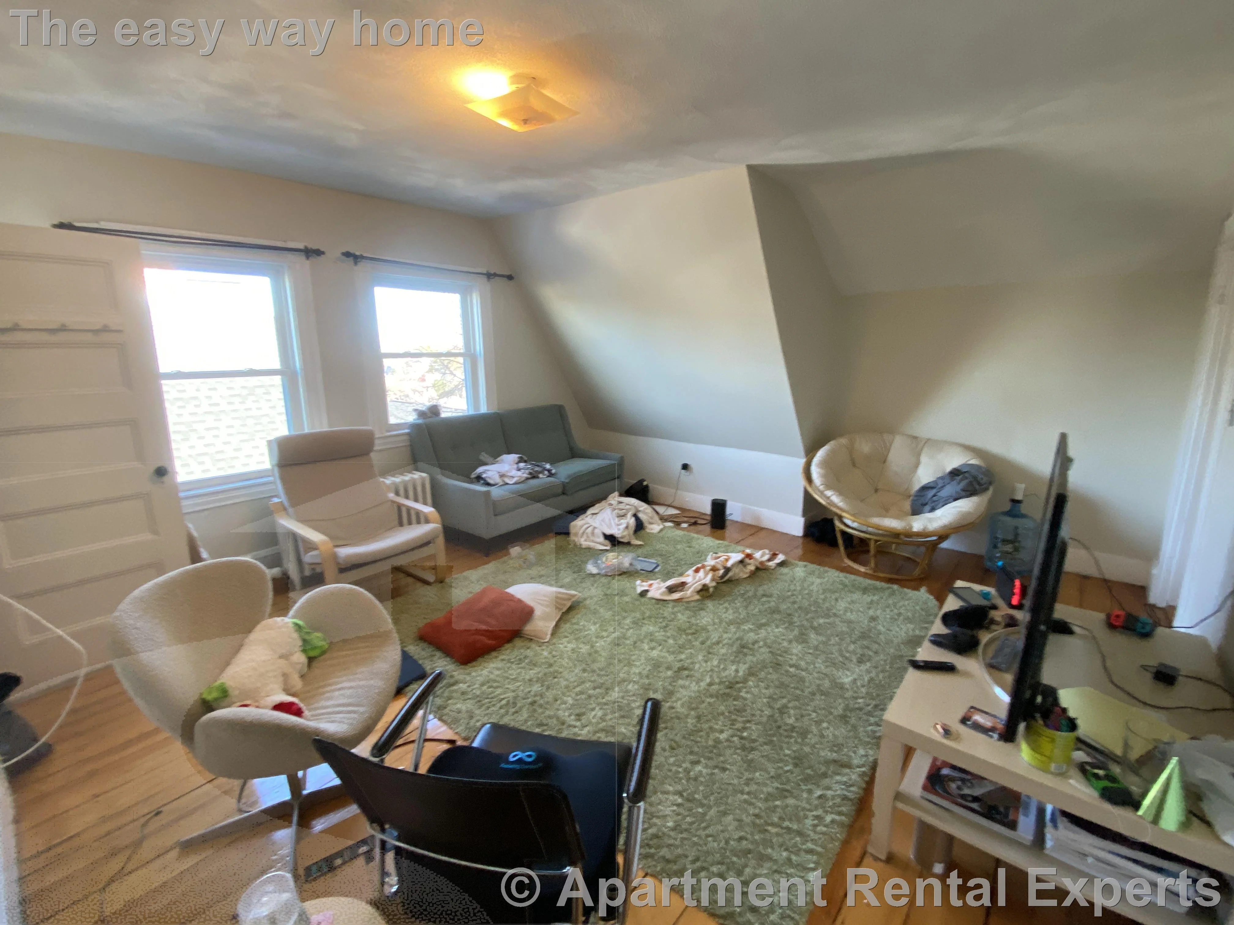 4 bed, 1 bath apartment for rent at 14.5 Fairmount St, Tufts — photo 1 of 10