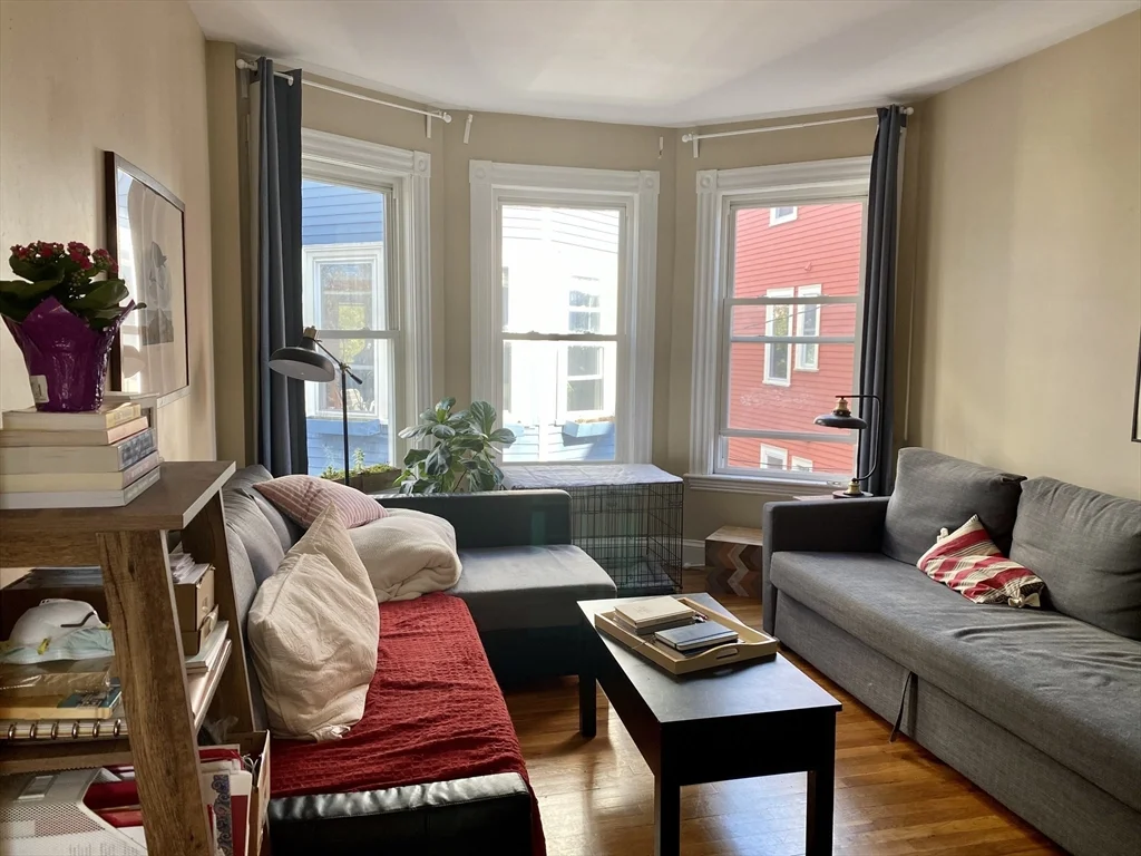 2 bed, 1 bath apartment for rent at 14.5 Magnolia Ave Unit 2, Mid Cambridge — photo 3 of 10