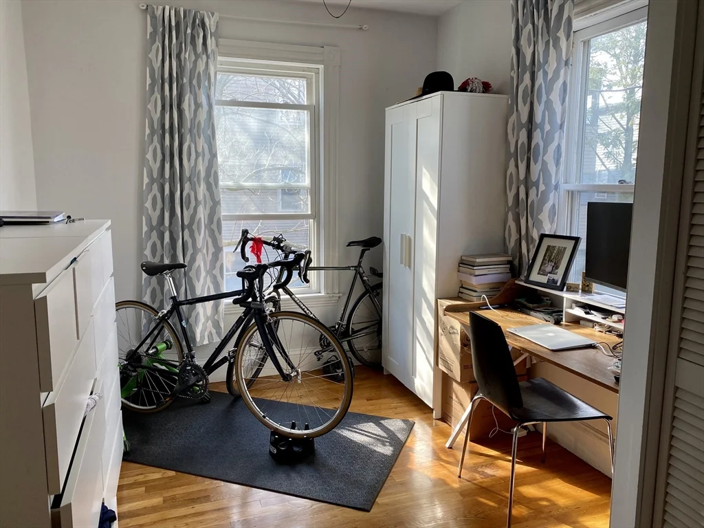 2 bed, 1 bath apartment for rent at 14.5 Magnolia Ave Unit 2, Ward Two — photo 6 of 10