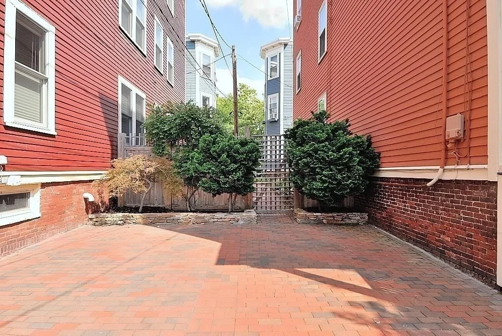 2 bed, 1 bath apartment for rent at 14.5 Magnolia Ave Unit 2, Ward Two — photo 9 of 10