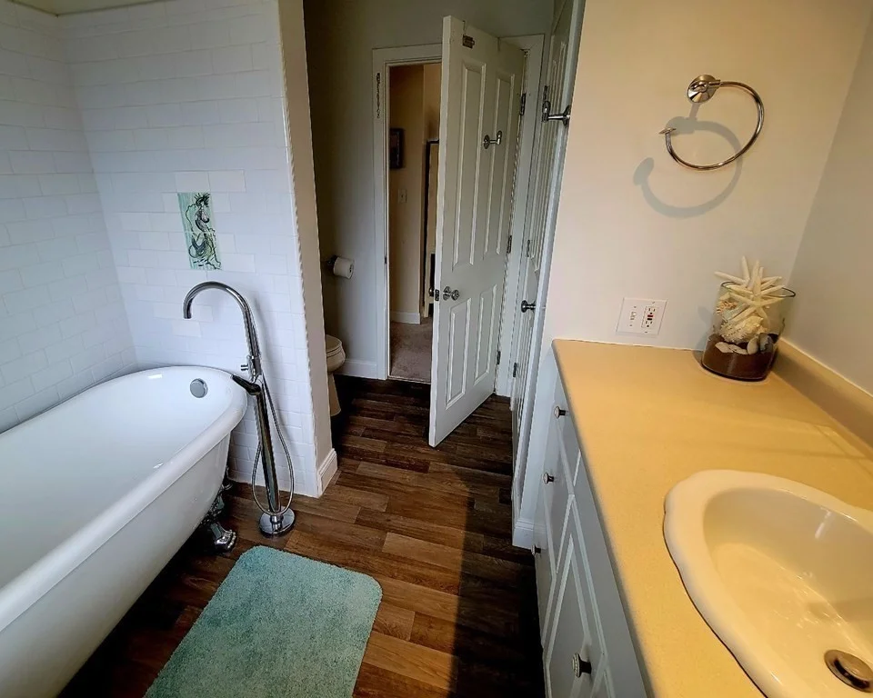 3 bed, 2 bath apartment for rent at 14 55 Unit Weekly, Plum Island — photo 13 of 24