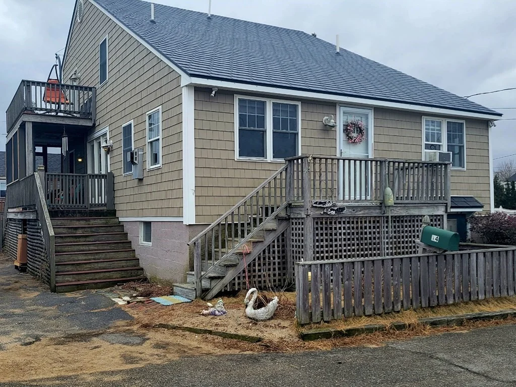 3 bed, 2 bath apartment for rent at 14 55 Unit Weekly, Plum Island — photo 1 of 24