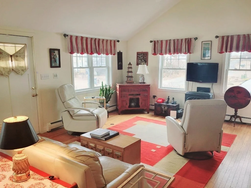 3 bed, 2 bath apartment for rent at 14 55 Unit Weekly, Plum Island — photo 6 of 24