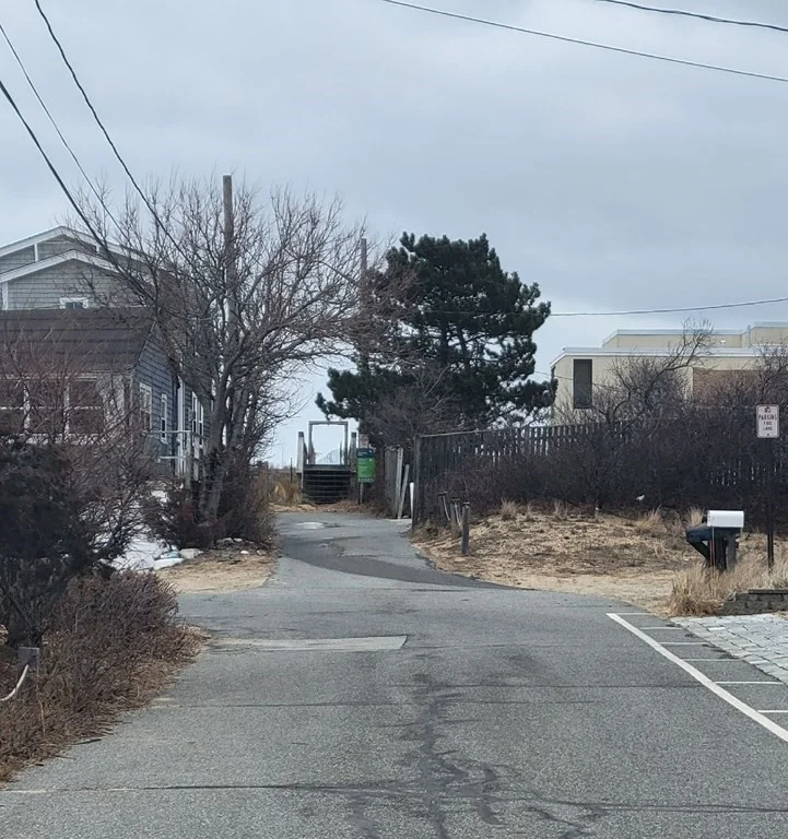 3 bed, 2 bath apartment for rent at 14 55 Unit Weekly, Plum Island — photo 2 of 24