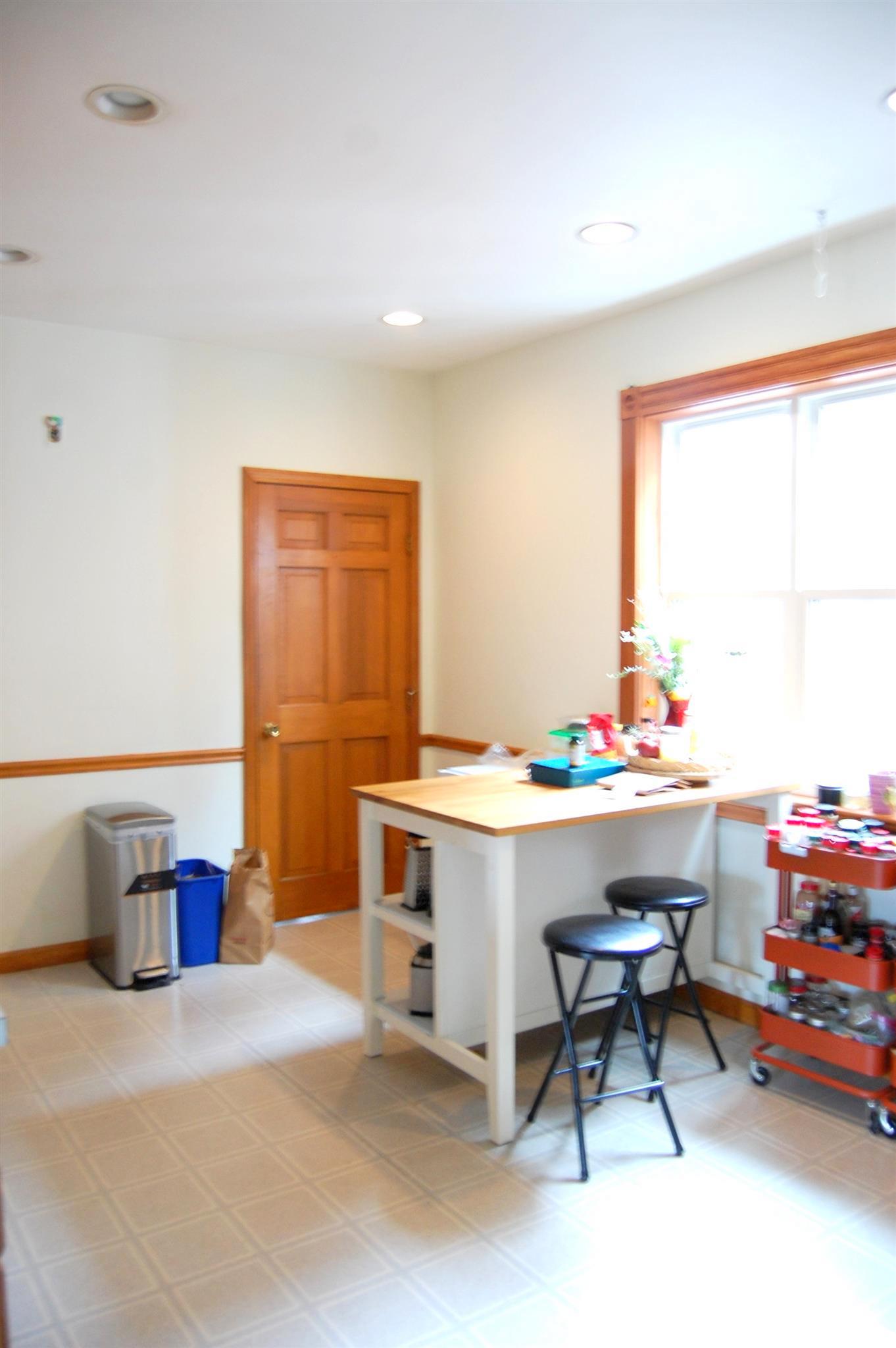 4 bed, 1 bath apartment for rent at 14A Cottage Ave Unit 2, Davis Square — photo 4 of 21