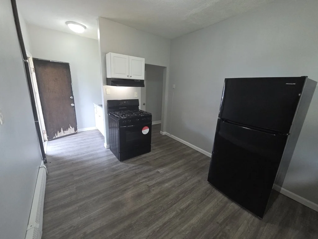 1 bed, 1 bath apartment for rent at 14 Abbotsford St Unit 6, Roxbury — photo 1 of 12