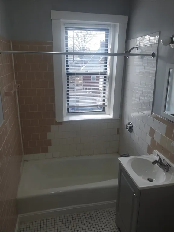 2 bed, 1 bath apartment for rent at 14 Abbotsford St Unit 8, Dorchester — photo 11 of 12