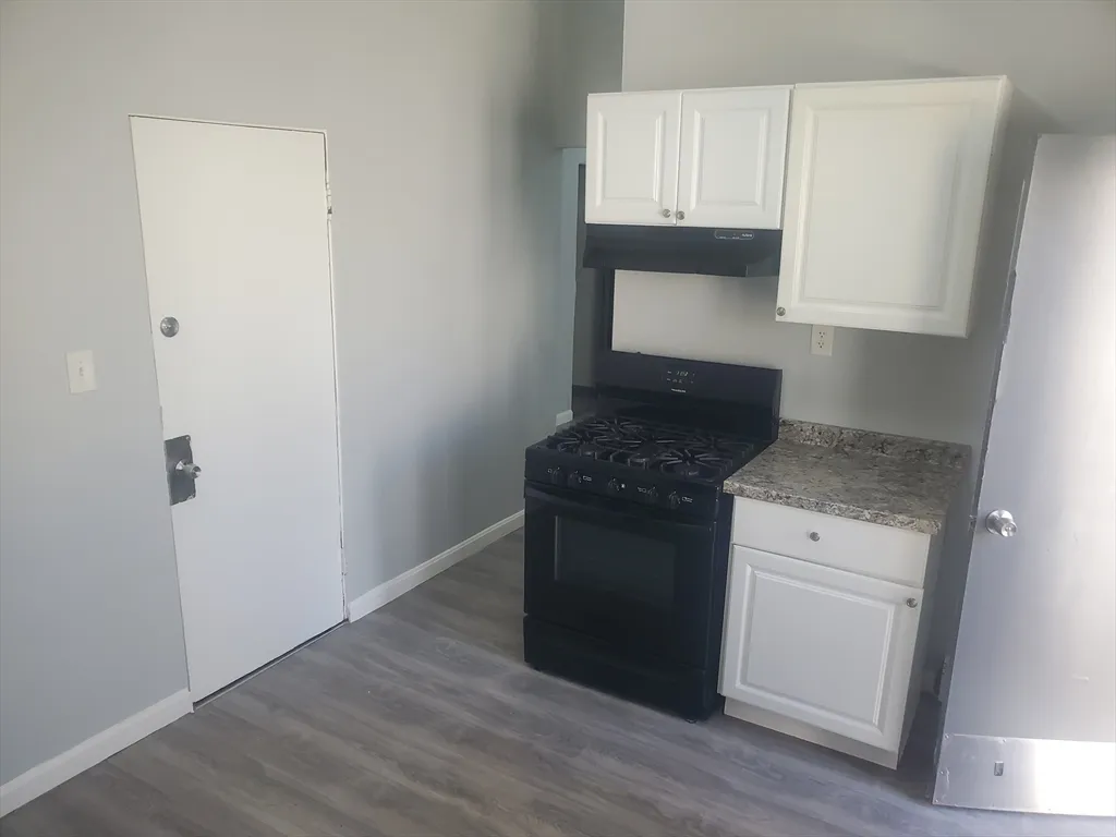 2 bed, 1 bath apartment for rent at 14 Abbotsford St Unit 8, Dorchester — photo 3 of 12