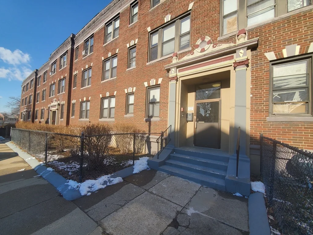 1 bed, 1 bath apartment for rent at 14 Abbotsford St Unit 9, Dorchester — photo 10 of 11