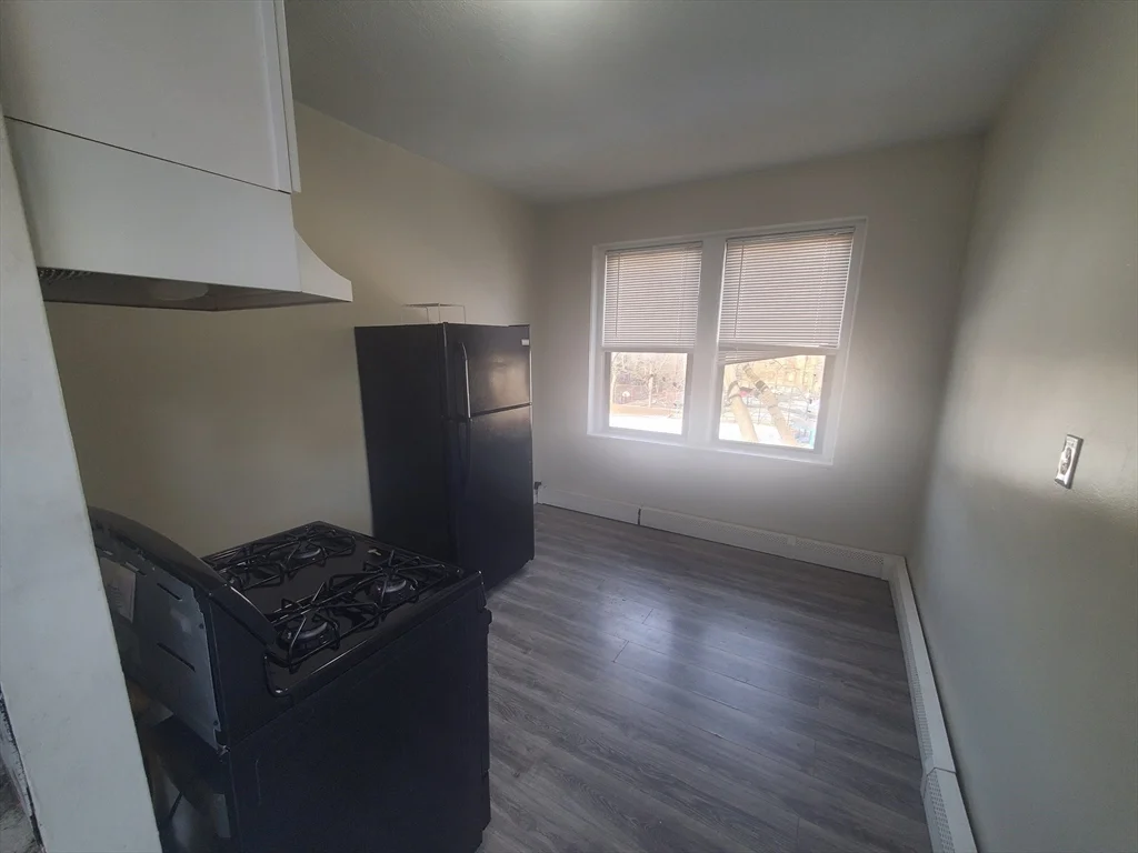1 bed, 1 bath apartment for rent at 14 Abbotsford St Unit 9, Dorchester — photo 2 of 11