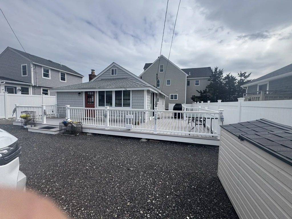 3 bed, 1 bath apartment for rent at 14 Alden St, Humarock — photo 3 of 24