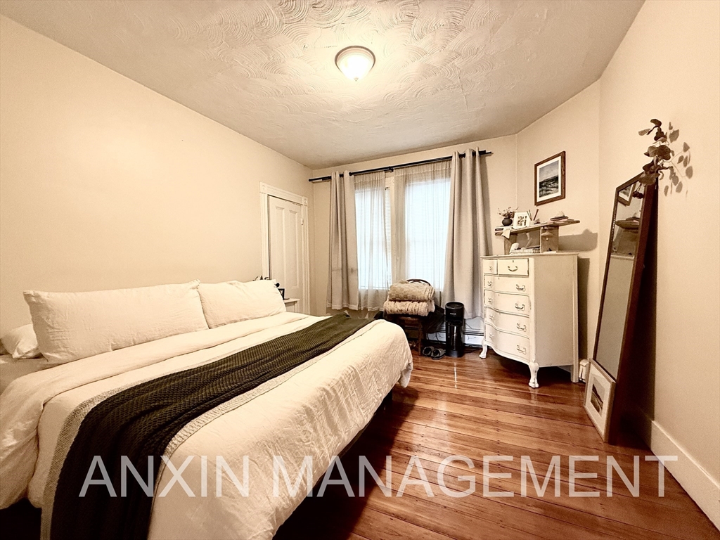 2 bed, 1 bath apartment for rent at 14 Allen St Unit 1, Inman Square — photo 6 of 9