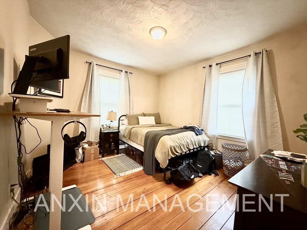 2 bed, 1 bath apartment for rent at 14 Allen St Unit 1, Inman Square — photo 8 of 9
