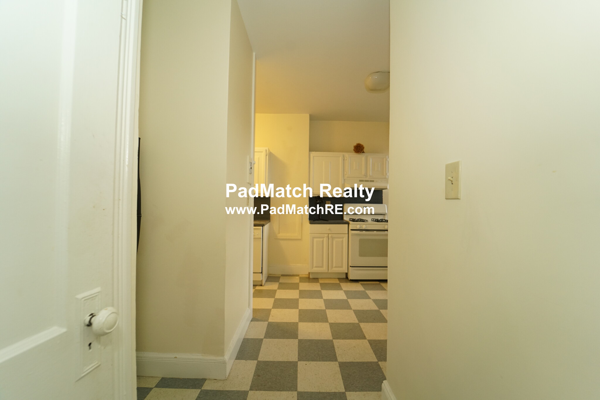 3 bed, 1 bath apartment for rent at 14 Alton Pl Unit 3, Coolidge Corner — photo 6 of 18