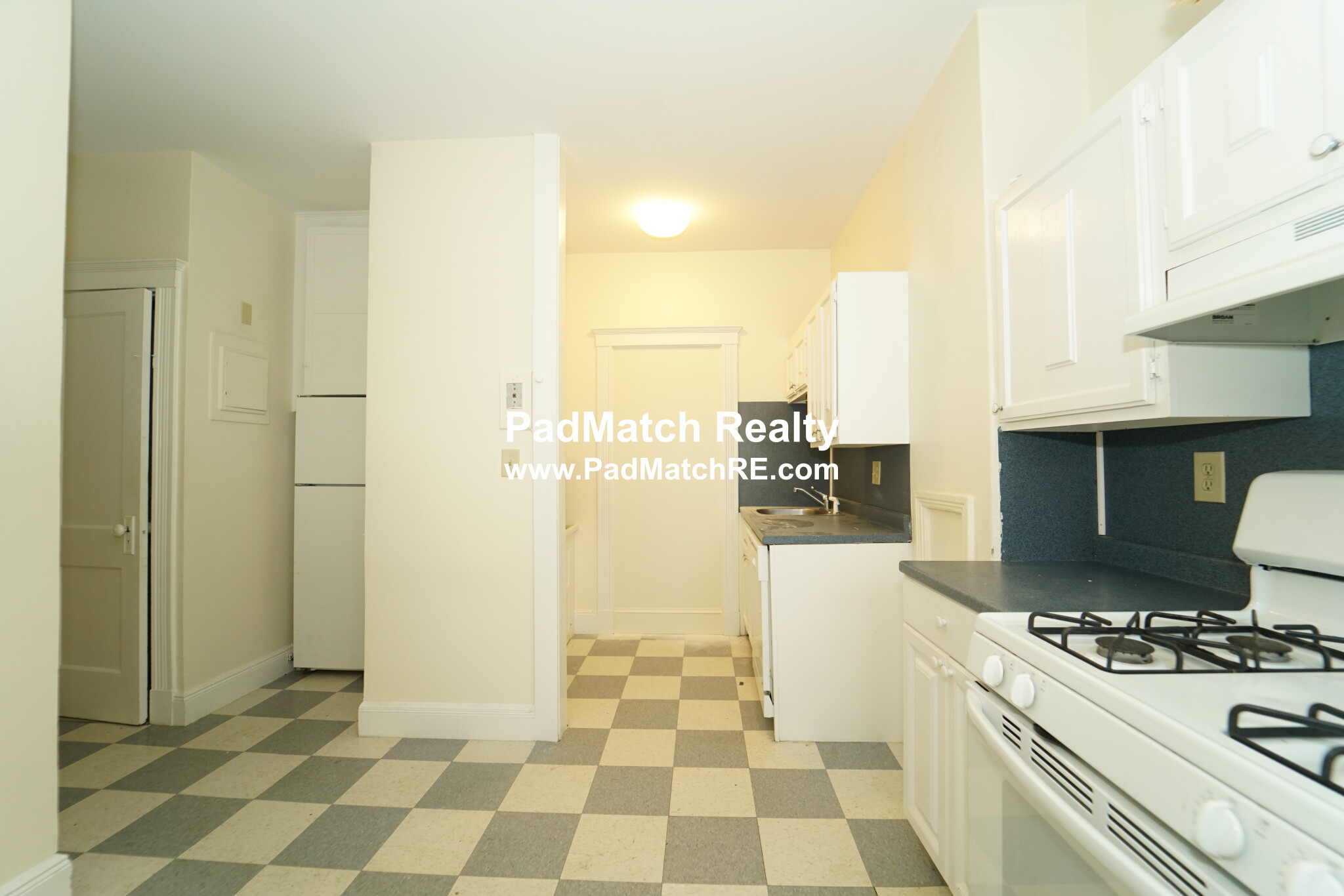 3 bed, 1 bath apartment for rent at 14 Alton Pl Unit 3, Coolidge Corner — photo 7 of 18
