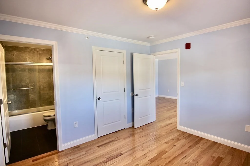 1 bed, 1 bath apartment for rent at 14 Arizona Ter Unit 5, Arlington — photo 2 of 7