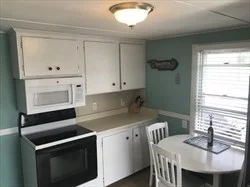 2 bed, 1 bath apartment for rent at 14 Arkansas Unit 14, Marshfield — photo 4 of 6