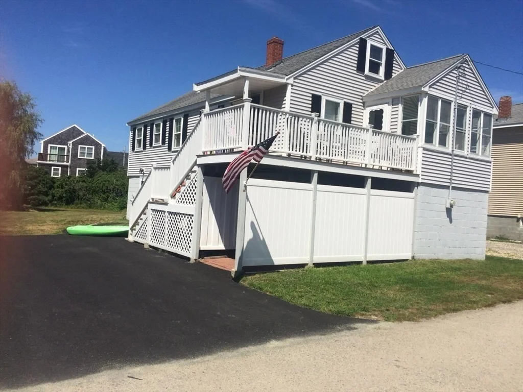2 bed, 1 bath apartment for rent at 14 Arkansas Unit 14, Marshfield — photo 1 of 6