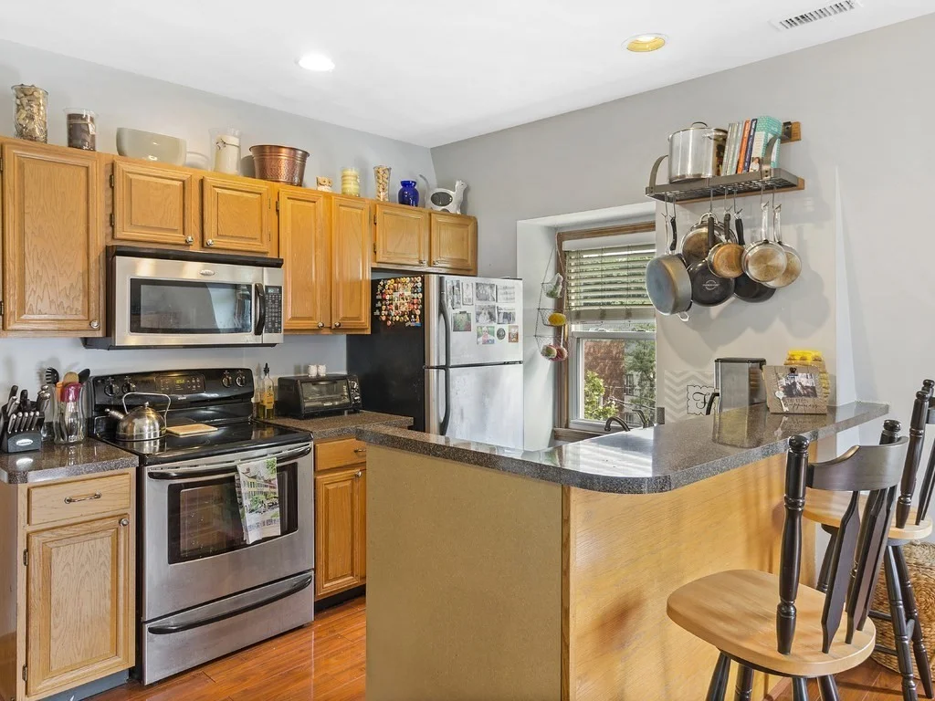 2 bed, 2 bath apartment for rent at 14 Arlington St Unit 3, East Somerville — photo 2 of 9