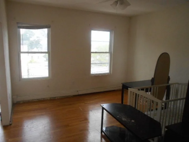 8+ bed, 1 bath apartment for rent at 14 Arlington Unit 3, Everett — photo 4 of 6