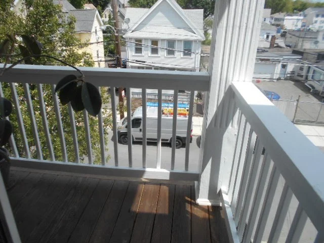 8+ bed, 1 bath apartment for rent at 14 Arlington Unit 3, Everett — photo 6 of 6