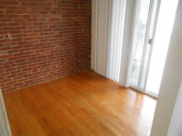 8+ bed, 1 bath apartment for rent at 14 Arlington Unit 3, Everett — photo 5 of 6