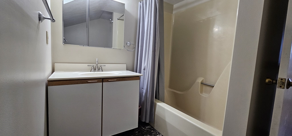 2 bed, 1 bath apartment for rent at 14 Arthur Unit 2, Worcester — photo 8 of 12