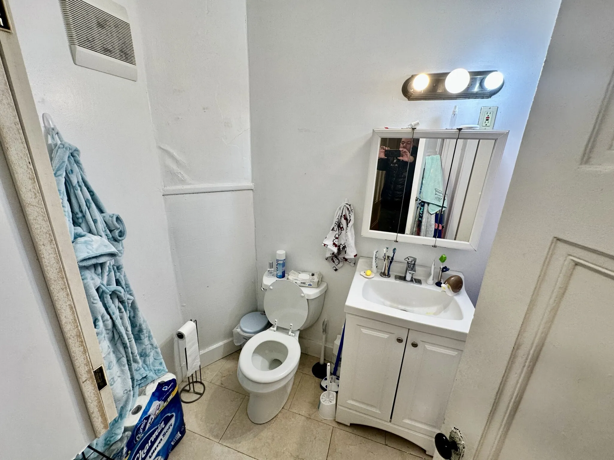 3 bed, 1 bath apartment for rent at 14 Ashford St Unit 4R, Allston — photo 3 of 15