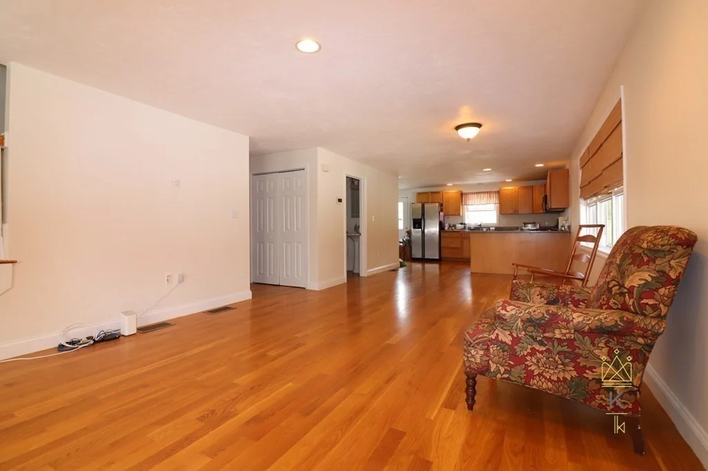 3 bed, 2 bath apartment for rent at 14 Ashland St Unit 0, Medford — photo 4 of 33