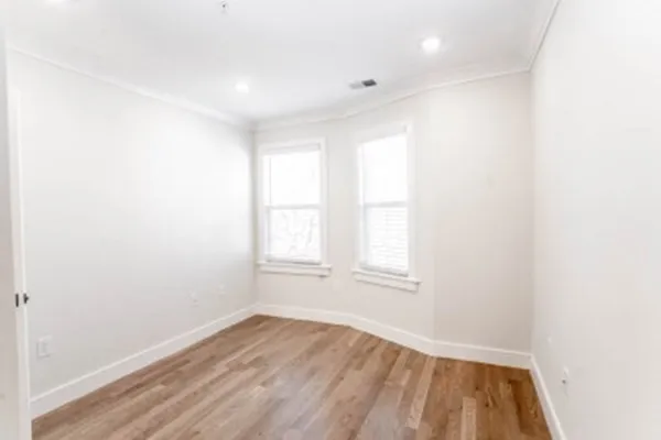4 bed, 2 bath apartment for rent at 14 Atkins St Unit 1, Oak Square — photo 6 of 11