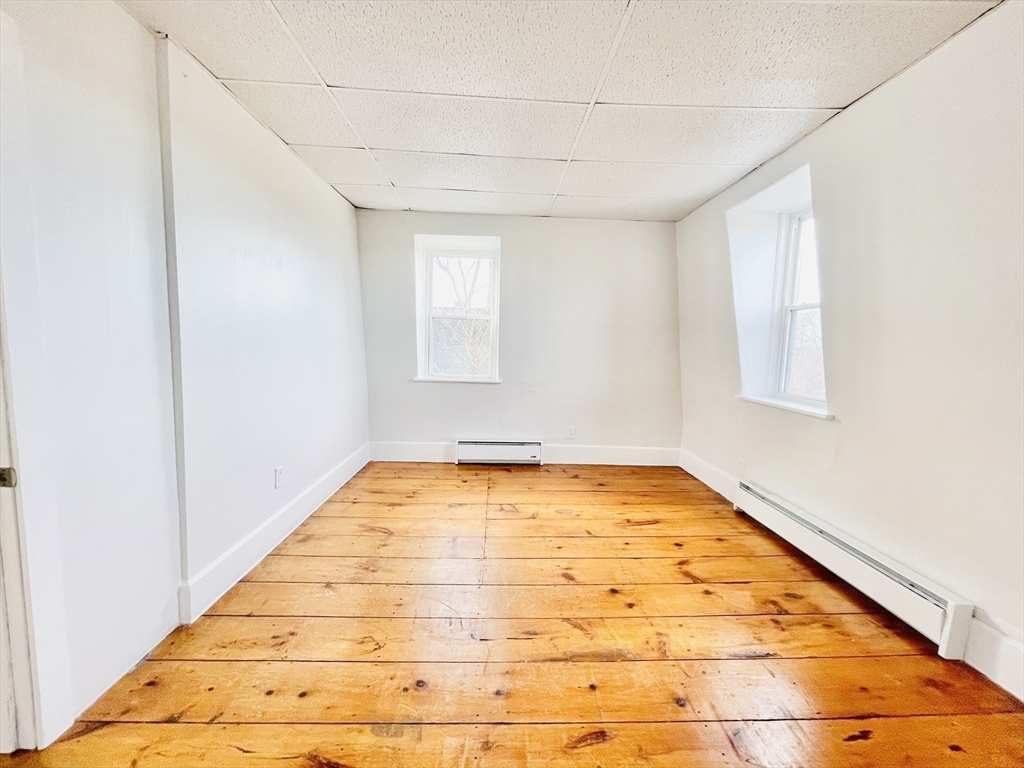 1 bed, 1 bath apartment for rent at 14 Auburn St Unit 3, Worcester — photo 8 of 13