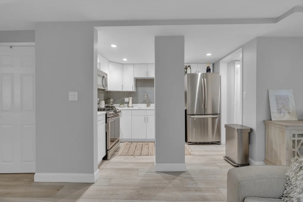1 bed, 1 bath apartment for rent at 14 Auburn St Unit A, Charlestown — photo 5 of 10