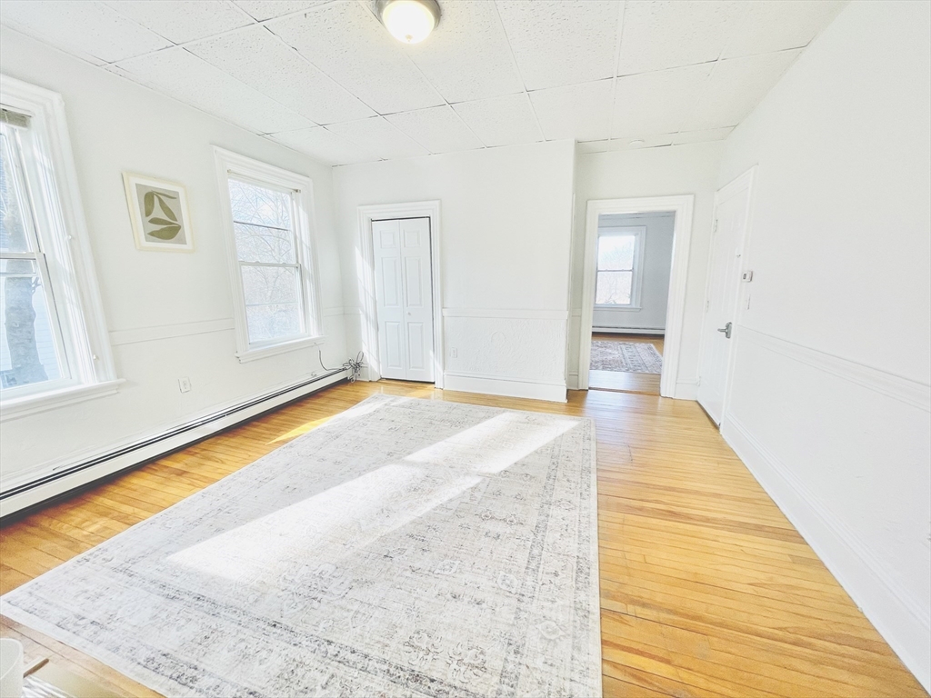 2 bed, 1 bath apartment for rent at 14 Auburn Unit 2, Worcester — photo 5 of 9