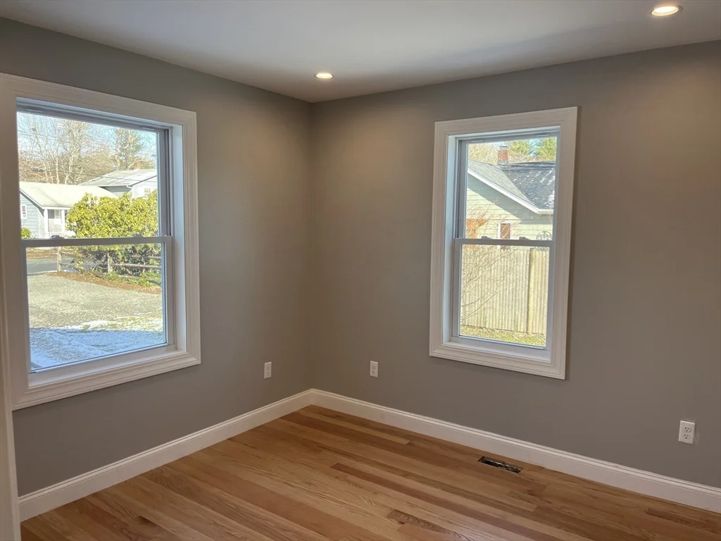 2 bed, 1 bath apartment for rent at 14 B Cherry Rd, Beverly — photo 8 of 12