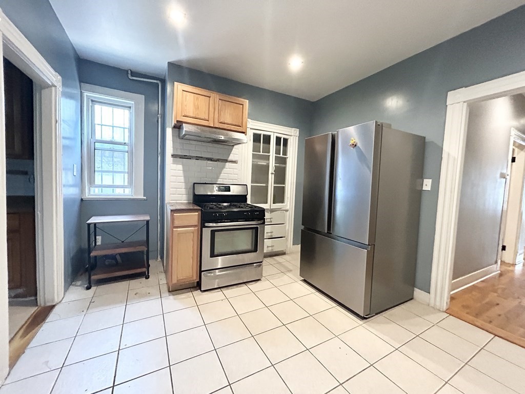 2 bed, 1 bath apartment for rent at 14 Batchelder St Unit 1, Boston — photo 2 of 7