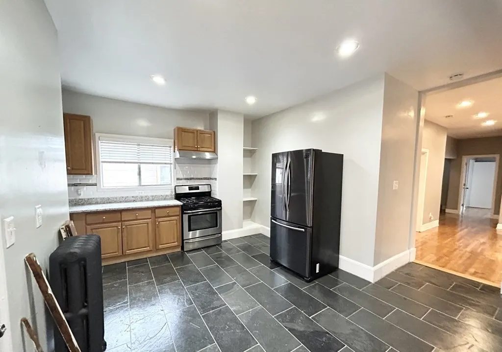 4 bed, 1 bath apartment for rent at 14 Batchelder St Unit 2, Boston — photo 3 of 12
