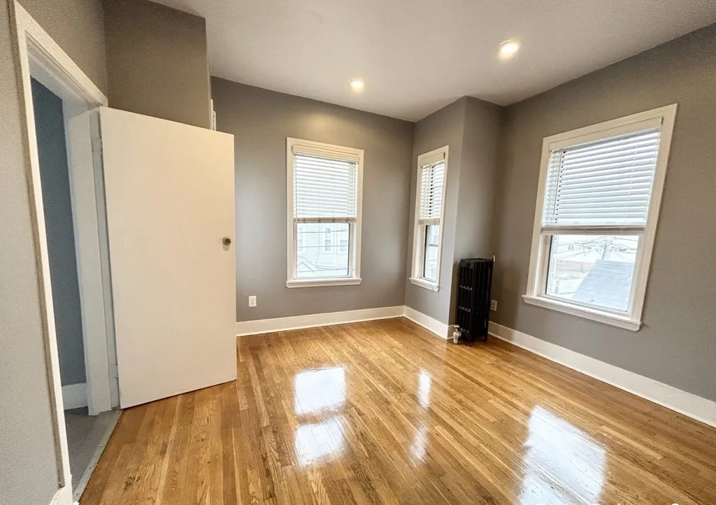4 bed, 1 bath apartment for rent at 14 Batchelder St Unit 2, Boston — photo 6 of 12