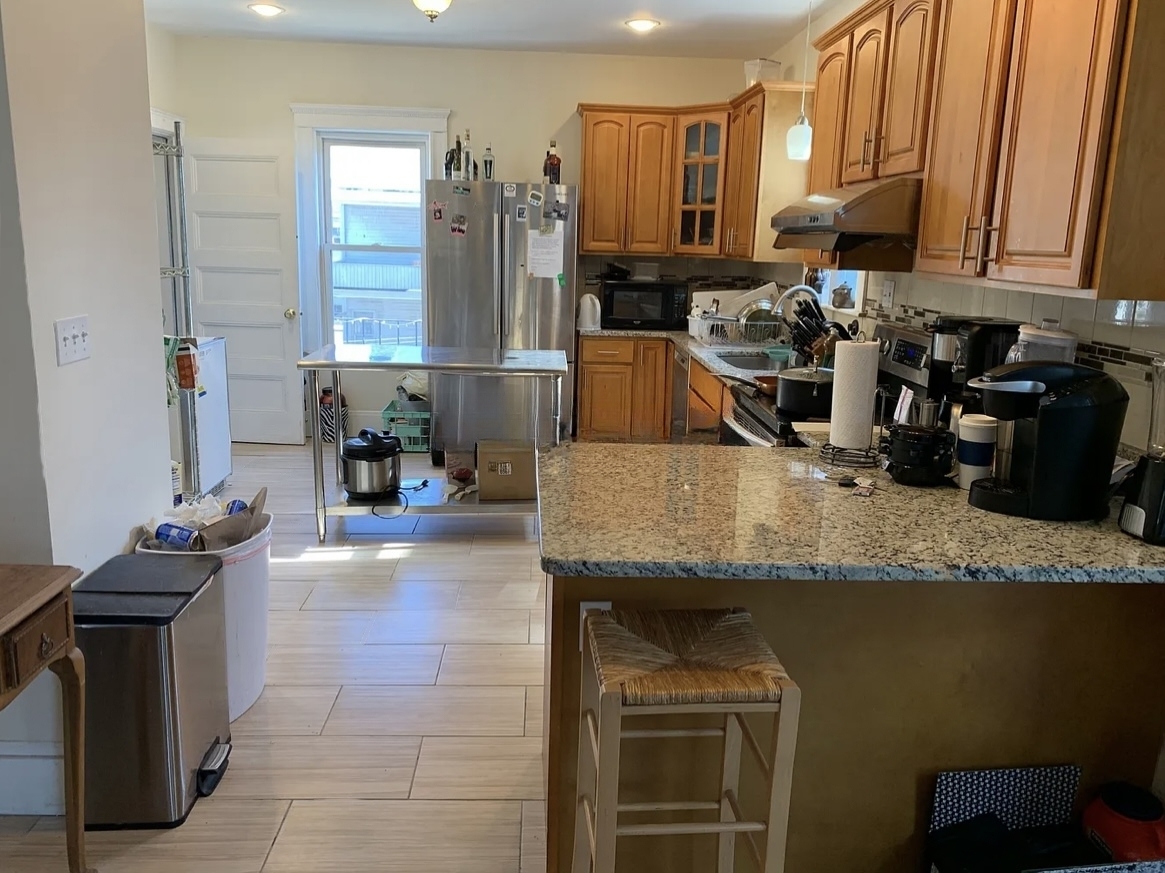 5 bed, 2 bath apartment for rent at 14 Bay State Ave Unit 2, Powder House Square — photo 2 of 16