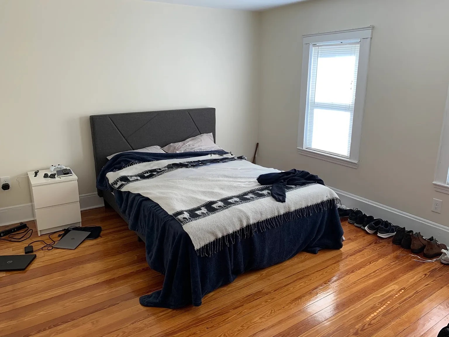 5 bed, 2 bath apartment for rent at 14 Bay State Ave Unit 2A, Powder House Square — photo 5 of 16