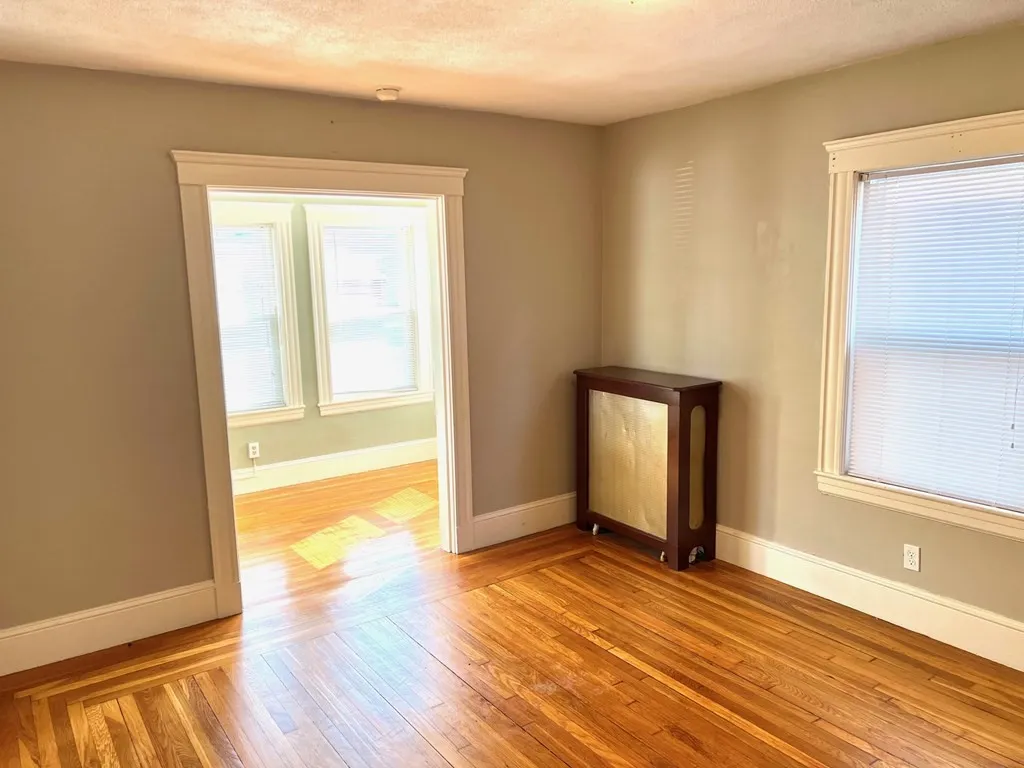 2 bed apartment for rent at 14 Beach Rd Unit 1, Winthrop — photo 5 of 16