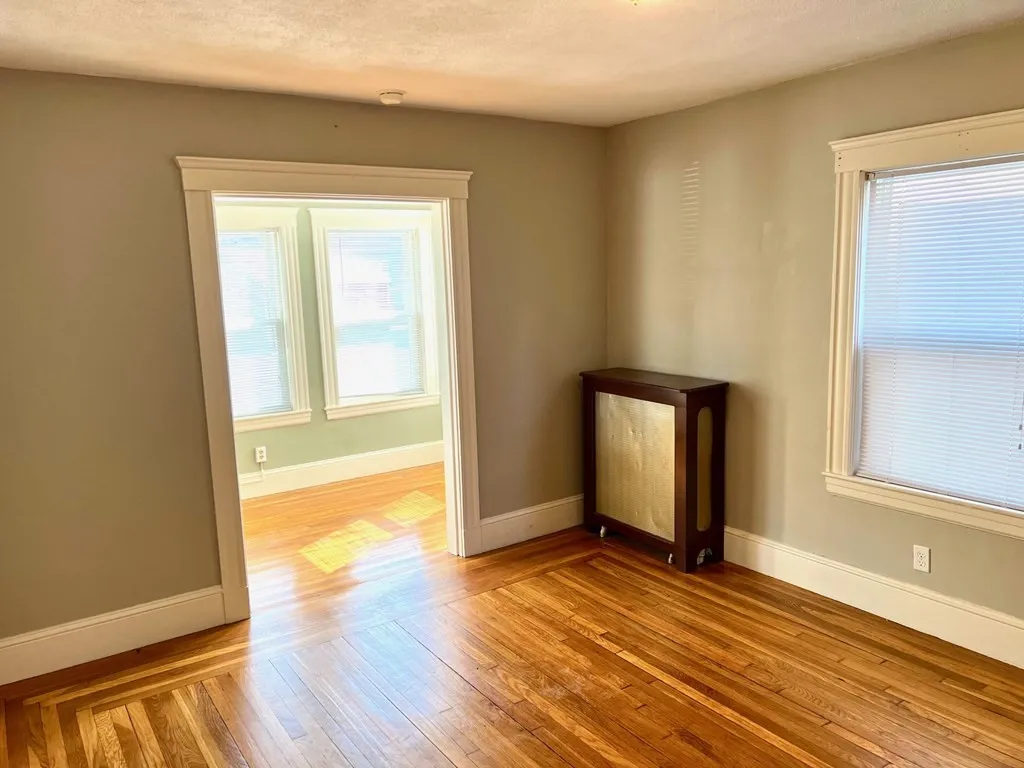 2 bed apartment for rent at 14 Beach Rd Unit 1, Winthrop — photo 3 of 16