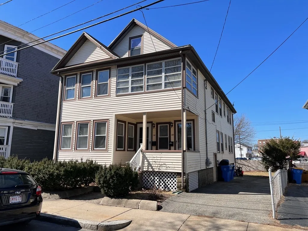 2 bed apartment for rent at 14 Beach Rd Unit 1, Winthrop — photo 2 of 16