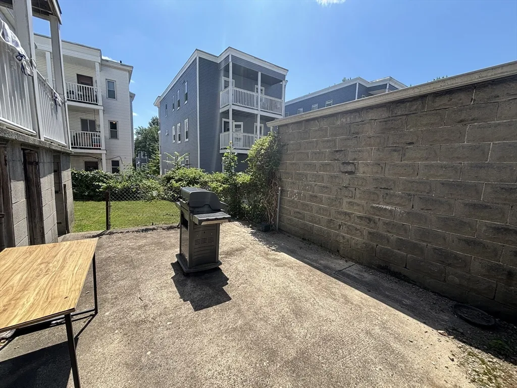 3 bed, 1 bath apartment for rent at 14 Belknap St Unit 1, West Somerville — photo 11 of 11