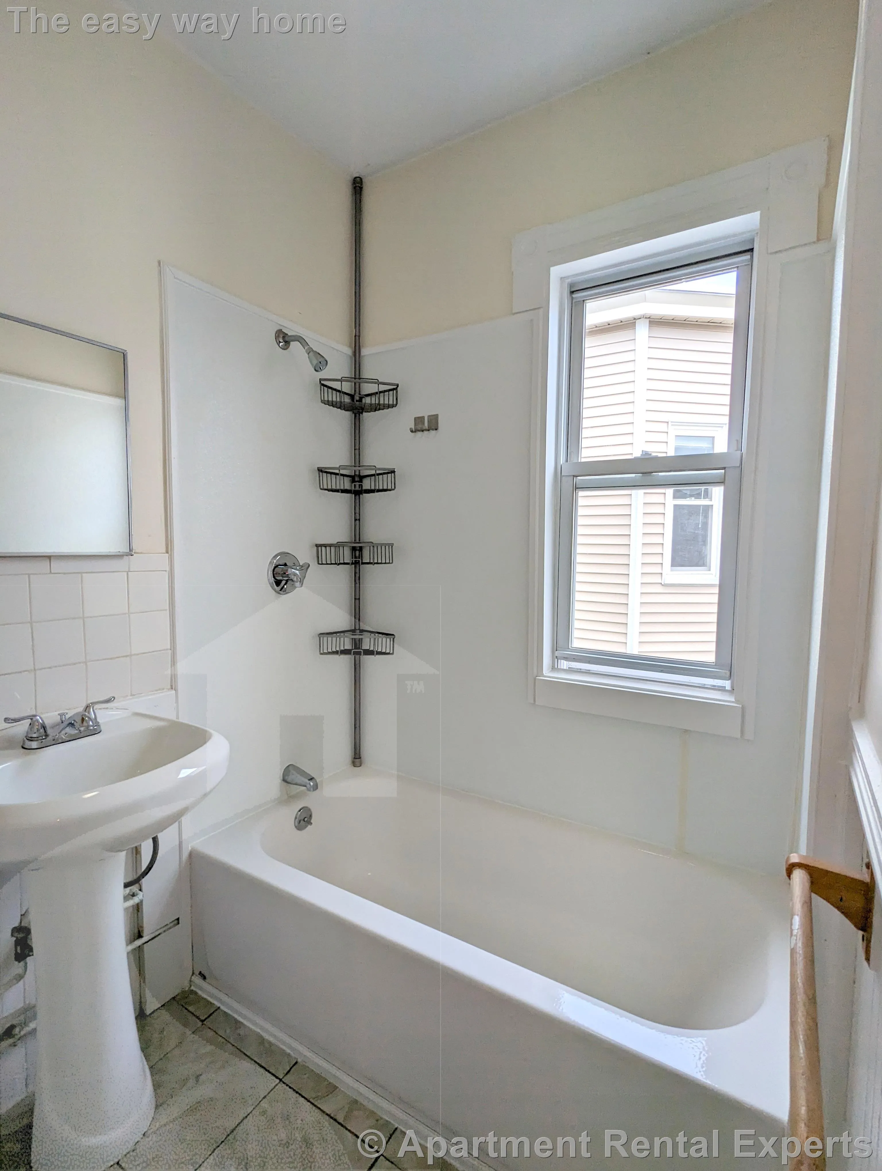 3 bed, 1 bath apartment for rent at 14 Belknap St Unit 3, Teele Square — photo 5 of 22
