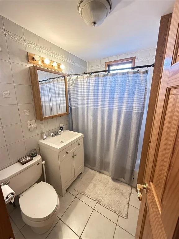 4 bed, 1 bath apartment for rent at 14 Bellflower St Unit 3, Dorchester — photo 5 of 12