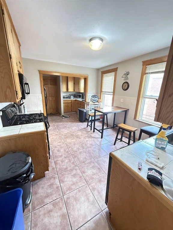 4 bed, 1 bath apartment for rent at 14 Bellflower St Unit 3, Dorchester — photo 2 of 12