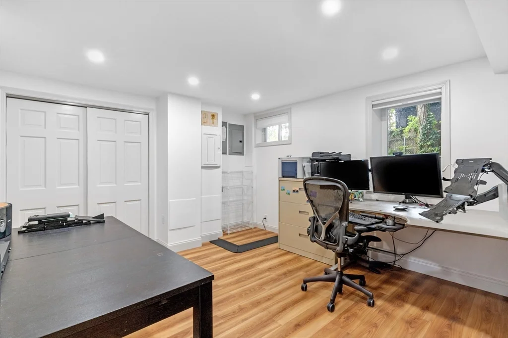 4 bed, 3 bath apartment for rent at 14 Belmont St Unit A, Spring Hill — photo 17 of 21