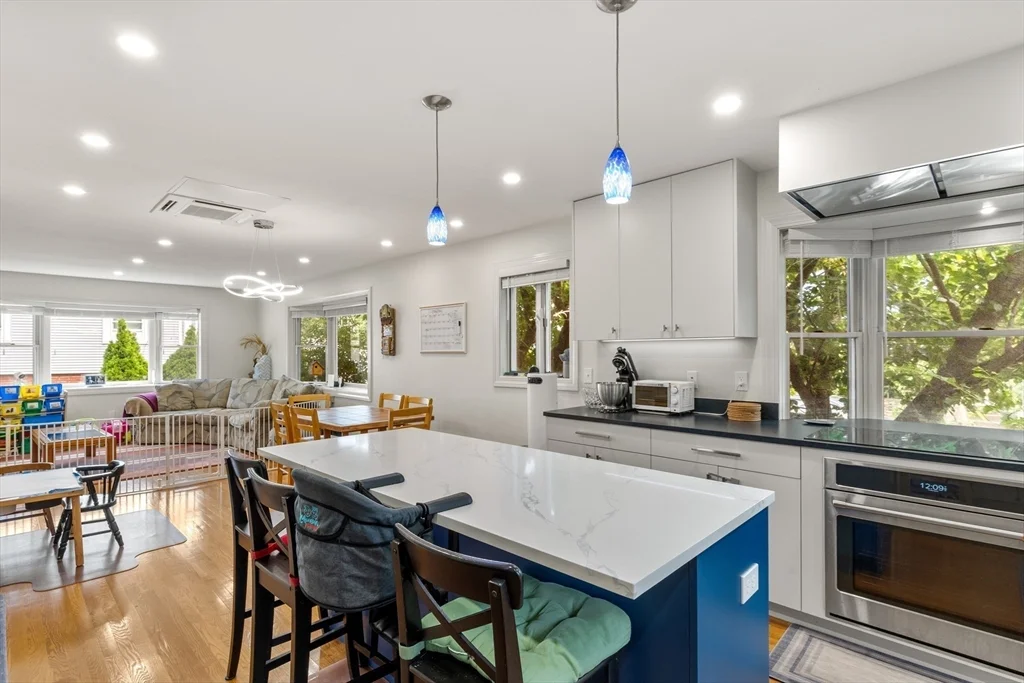 4 bed, 3 bath apartment for rent at 14 Belmont St Unit A, Spring Hill — photo 3 of 21